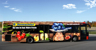 EDEKA Rentschler - Designentwicklung, Busbeklebung | © aufwind Group